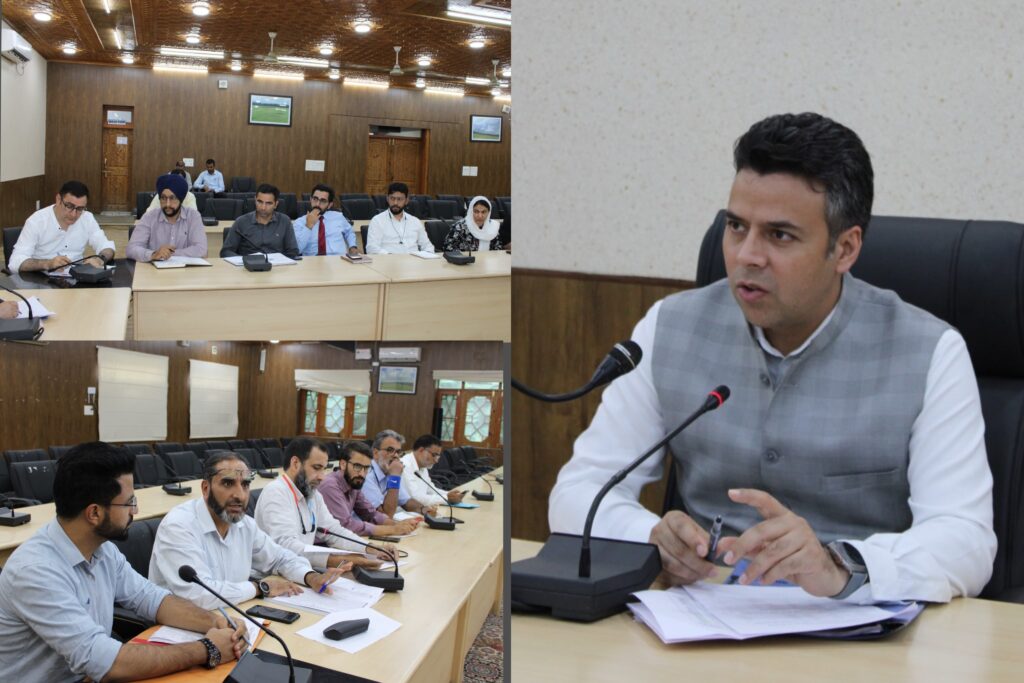 DC Budgam reviews progress under Social Security schemes & Financial Inclusion campaign