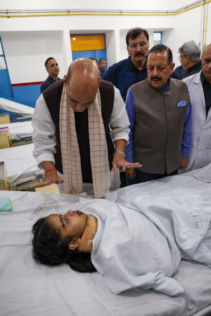 Rajnath Singh lauds efforts of doctor treating injured in Kishtwar cloudburst incident