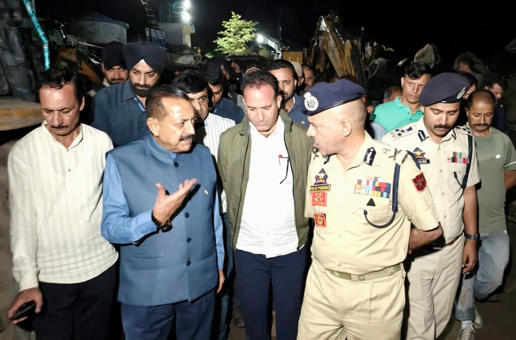 Dr Jitendra visits Kishtwar disaster site, lauds integrated efforts of government, people