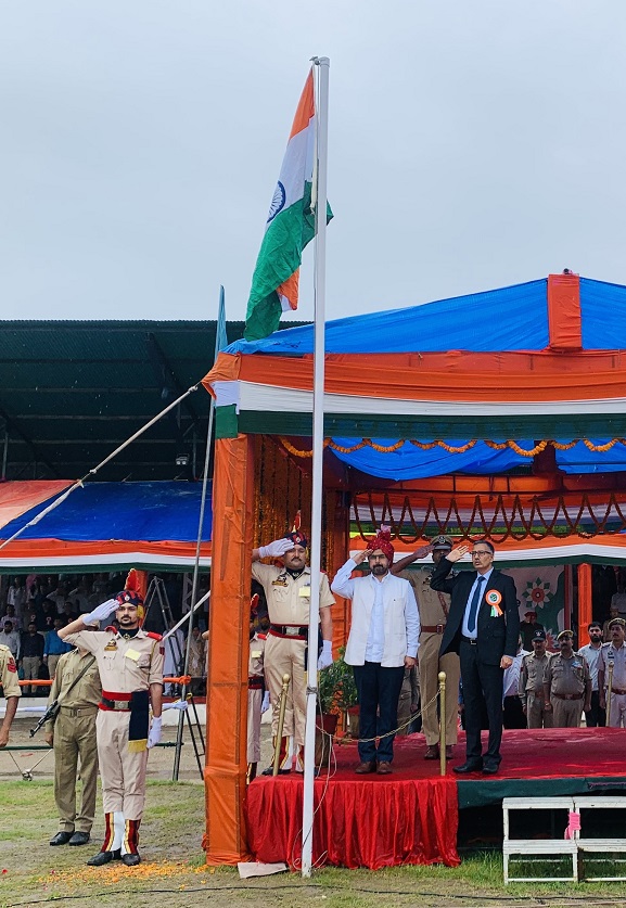 Kathua celebrates 79th Independence Day with patriotic fervor