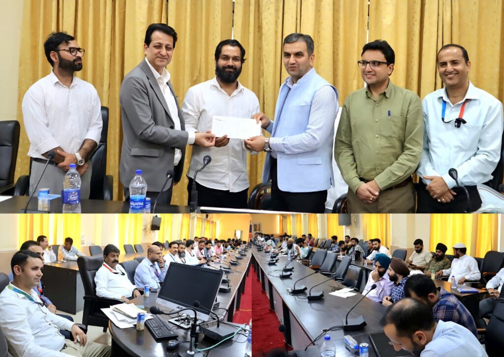 DC Ramban hands over 51 Loan Sanction Letters to beneficiaries
