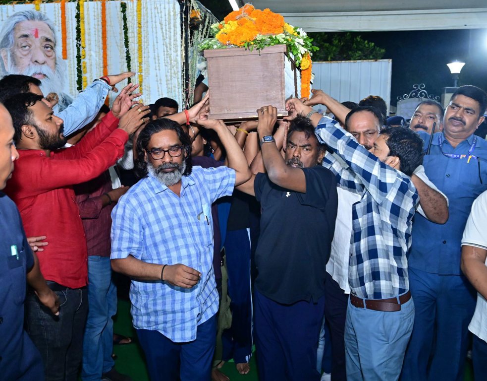 Mortal remains of Shibu Soren to be laid to rest at ancestral village with full state honours