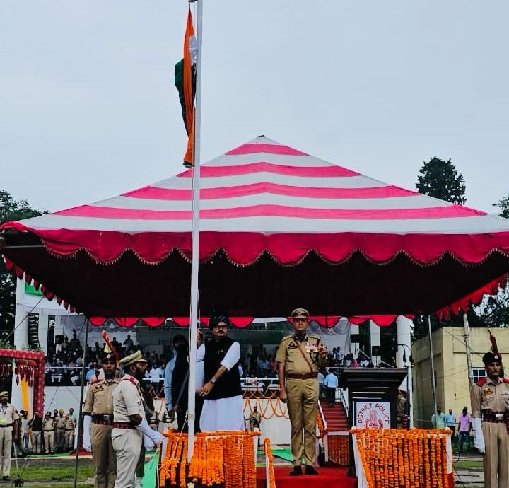 Javed Rana unfurls National Flag at Poonch