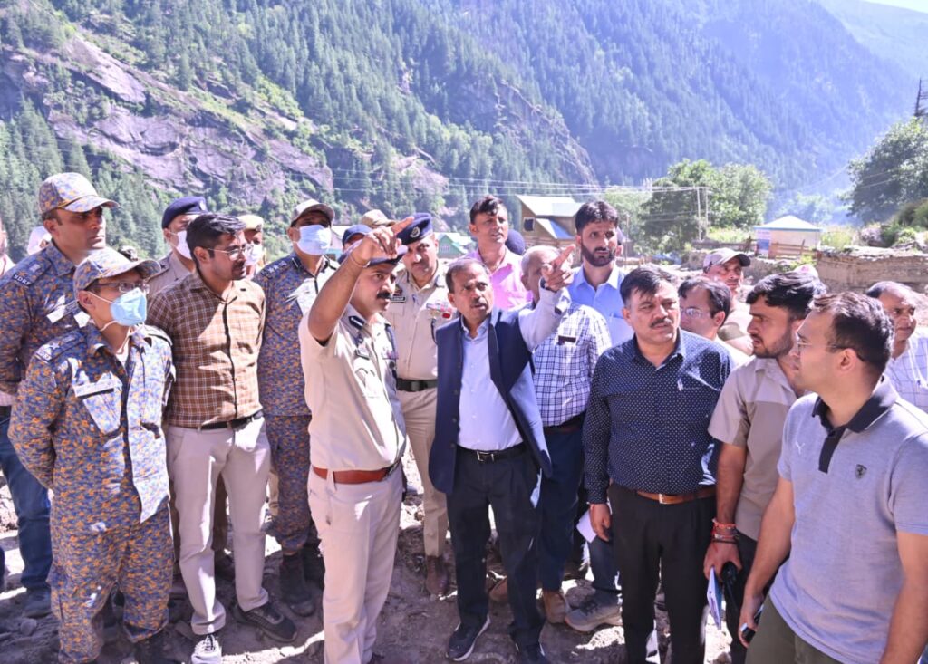 Principal Secretary R&B reviews ongoing rescue, relief operations in Chashoti