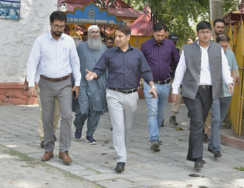 Secretary RDD inspects progress on Niwas at Kheer Bhawani Temple Tulmulla