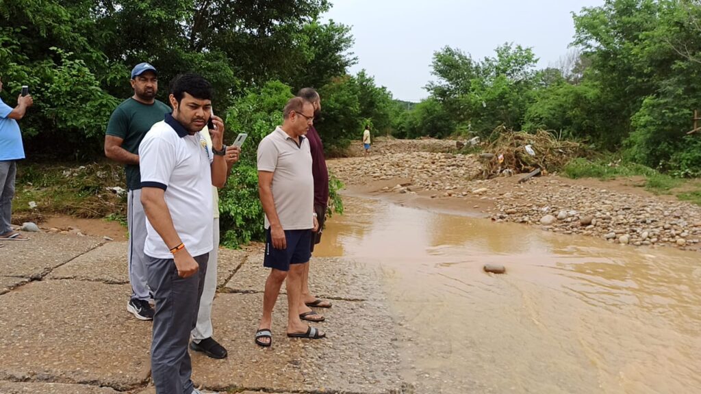 Commissioner JMC Conducts Extensive Inspection of Rain-Affected Areas, Orders Swift Restoration and Public Safety Measures