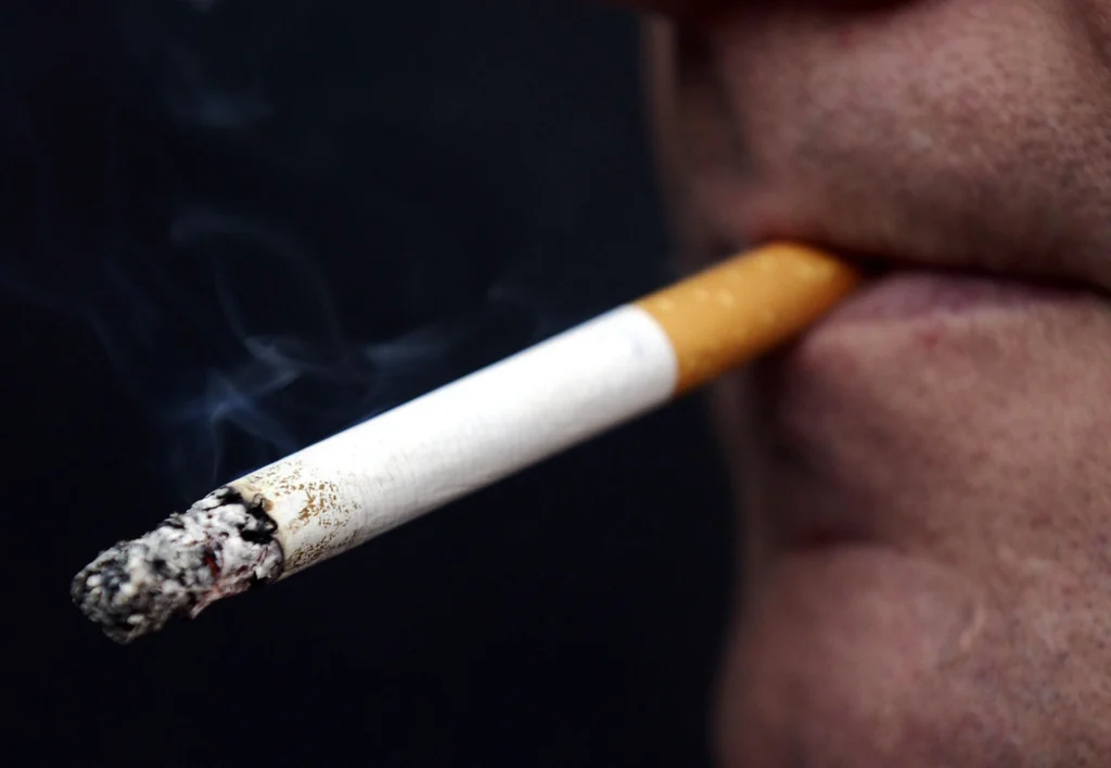 Smoking kills 1.35 million Indians annually; experts point to lower risk of nicotine alternatives