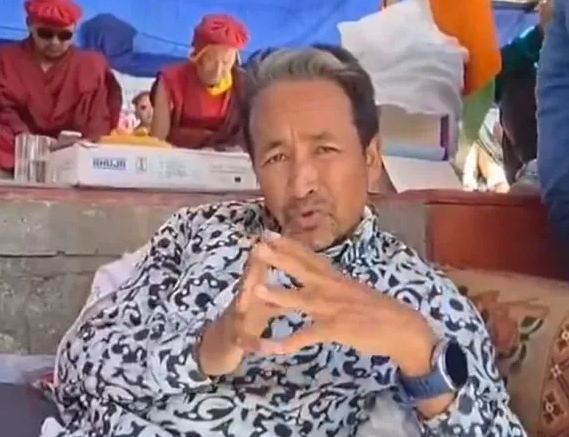 Arson and violence in Leh, Sonam Wangchuk calls off strike