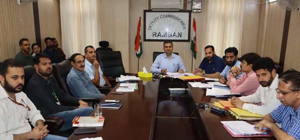DC Ramban reviews implementation of Capex Budget, Financial Inclusion, Social Sector Schemes