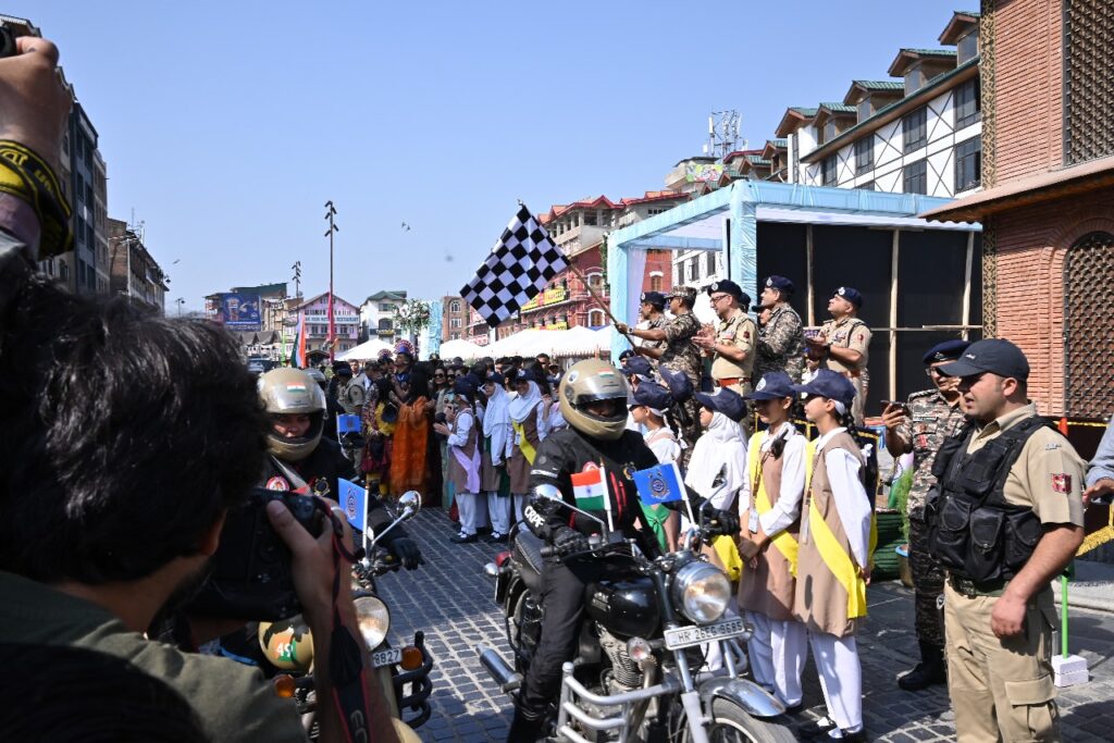 CRPF Stands with People of Kashmir in Every Situation: DG GP Singh Flags Off Yashasvini High-Altitude Bike Expedition from Lal Chowk