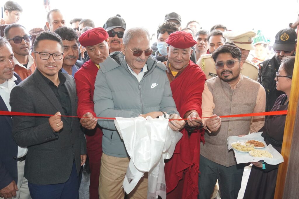LG Kavinder Gupta Inaugurates SDM Office at Kharu; Inspects Geothermal Heating Pilot at Thiksey