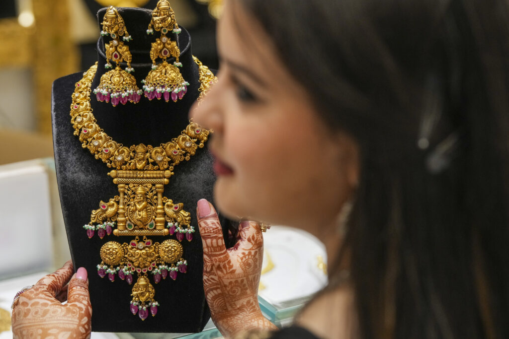 Gold scales all-time high of Rs 1,12,750/10 g on Fed easing bets, global cues