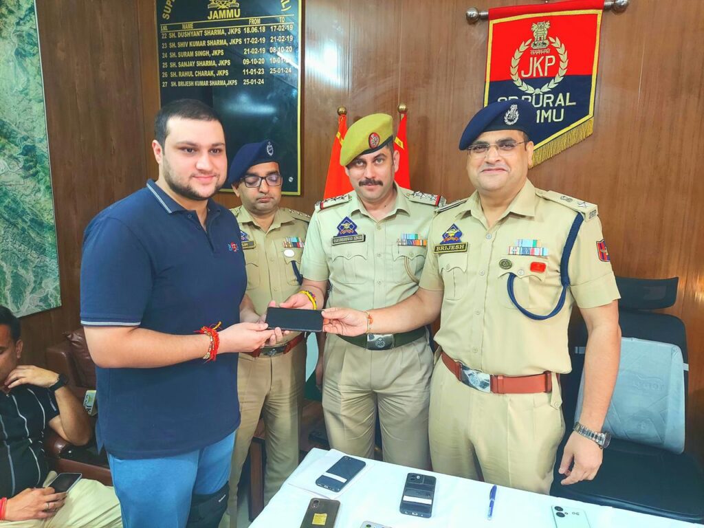 Jammu (Rural) Police Recover 40 Missing Mobile Phones Worth Rs 7 Lakhs