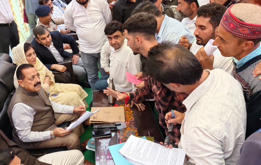 Dr Jitendra holds Public Durbar at Ramban, several issues resolved on spot