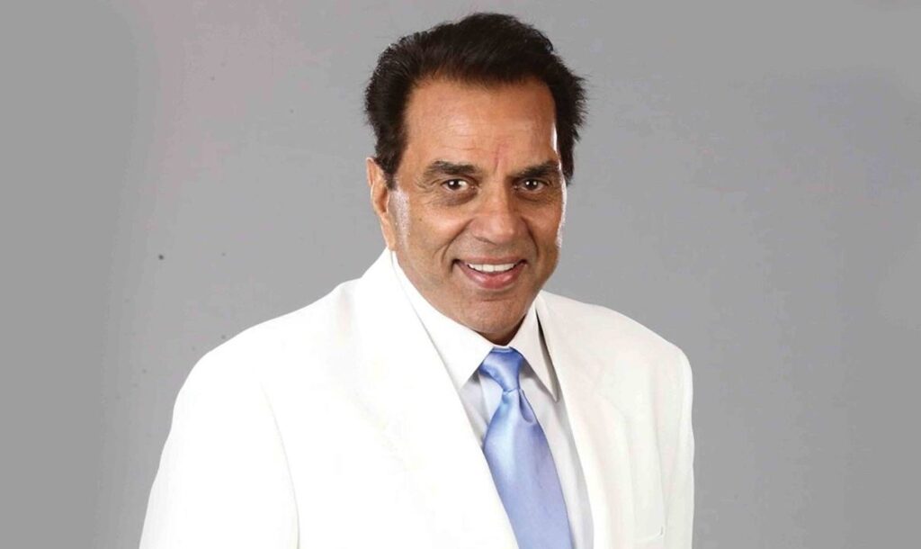 Dharmendra discharged from hospital, to be treated at home
