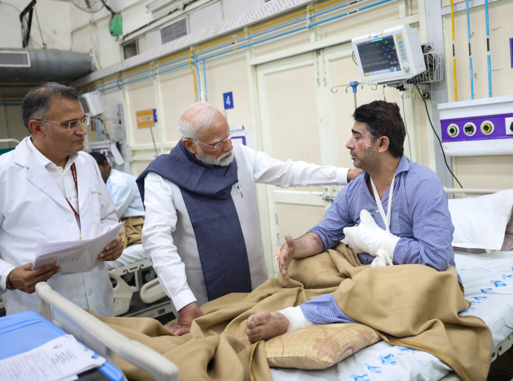 “Those behind conspiracy will be brought to justice”: PM Modi meets injured victims of Delhi blast