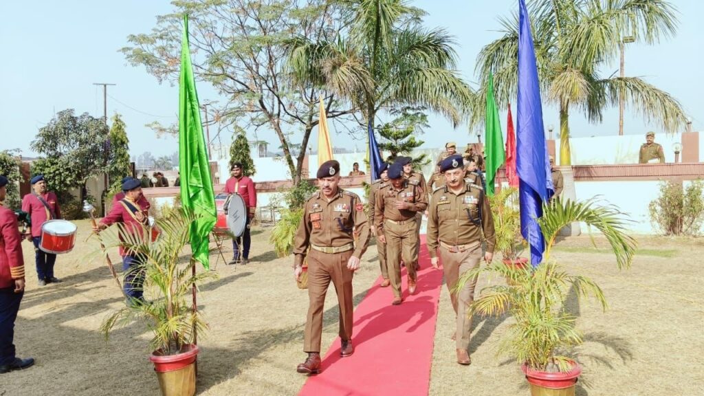 DGP Nalin Prabhat Interacts With VDG Members in RS Pura, Stresses Vigilance & Border Security Strengthening