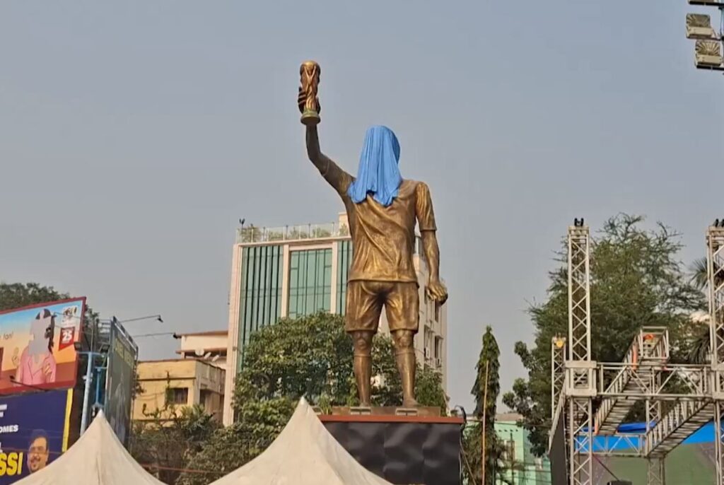 Lionel Messi to virtually unveil his 70-foot statue at Lake Town in Kolkata