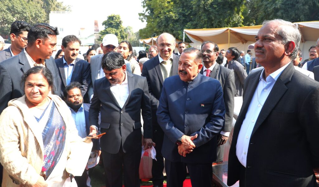Dr Jitendra hosts selected StartUps, scholars specially invited for Republic Day
