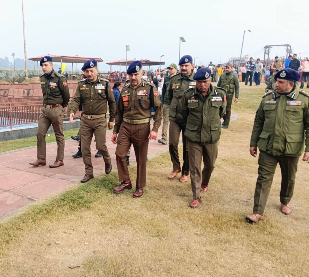 DGP Nalin Prabhat Reviews Security at Key Religious, Heritage Sites in Jammu