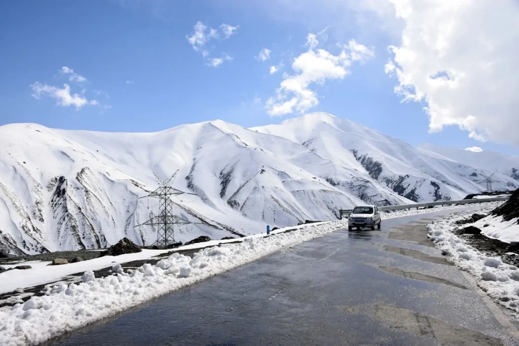 Mughal Road Reopens for Limited Traffic; LMVs Allowed During Fixed Time Window