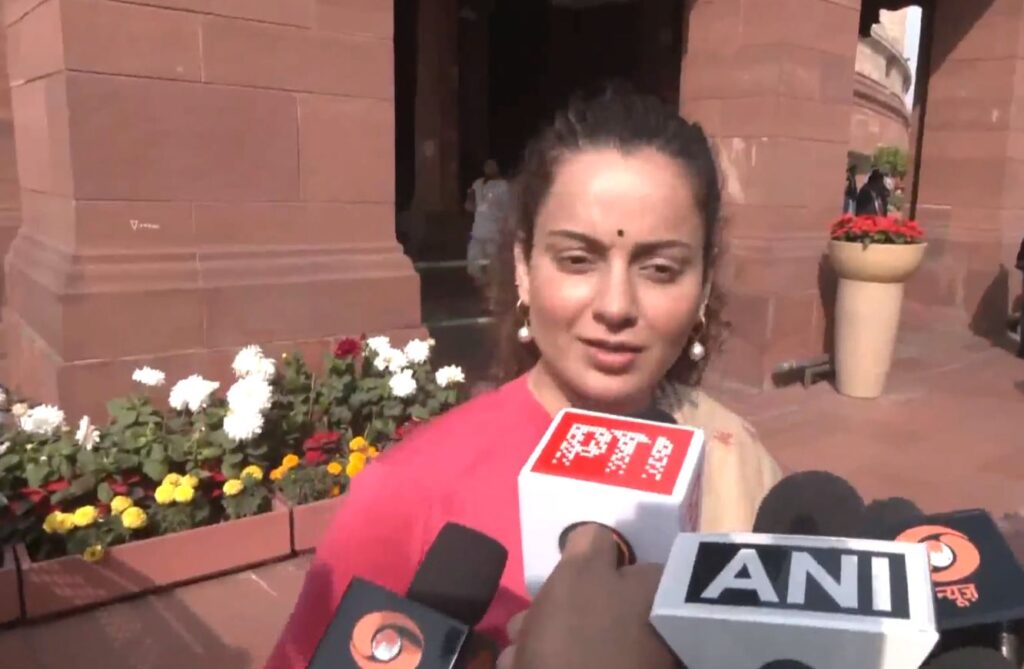 “Vo Bharat Ratna se kayi upar hai”: Kangana Ranaut on RSS chief Mohan Bhagwat’s remarks over Veer Savarkar