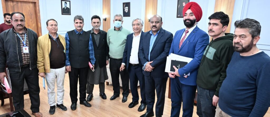 Dy CM Surinder Choudhary Calls for Simplified Welfare Disbursal for Workers