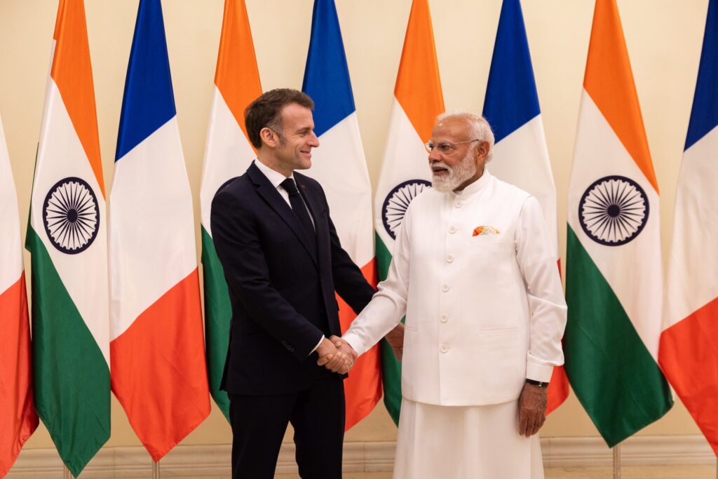 French President Emmanuel Macron leaves for New Delhi after “thanking Mumbai for its welcome”