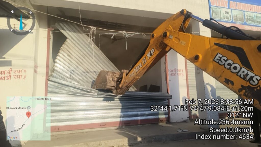 JMC Demolishes Shutters of Nine Unauthorized Shops in Pouni Chak