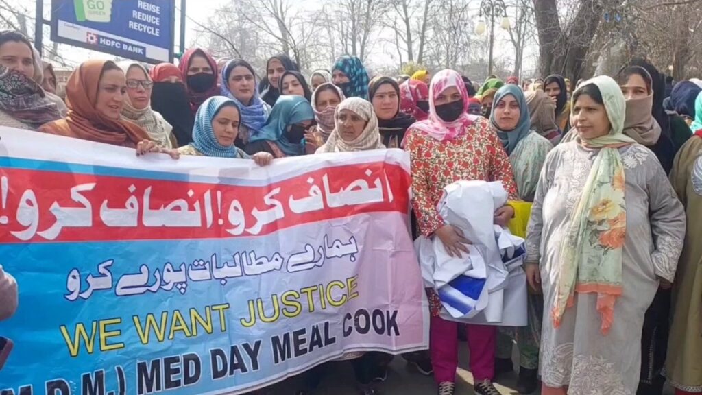 Daily wagers, contractual employees stage protest in Srinagar; seek regularisation