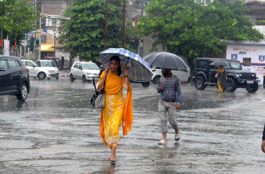 Jammu Weather Outlook: Cloudy Skies, Rain and Thunderstorms Likely This Week