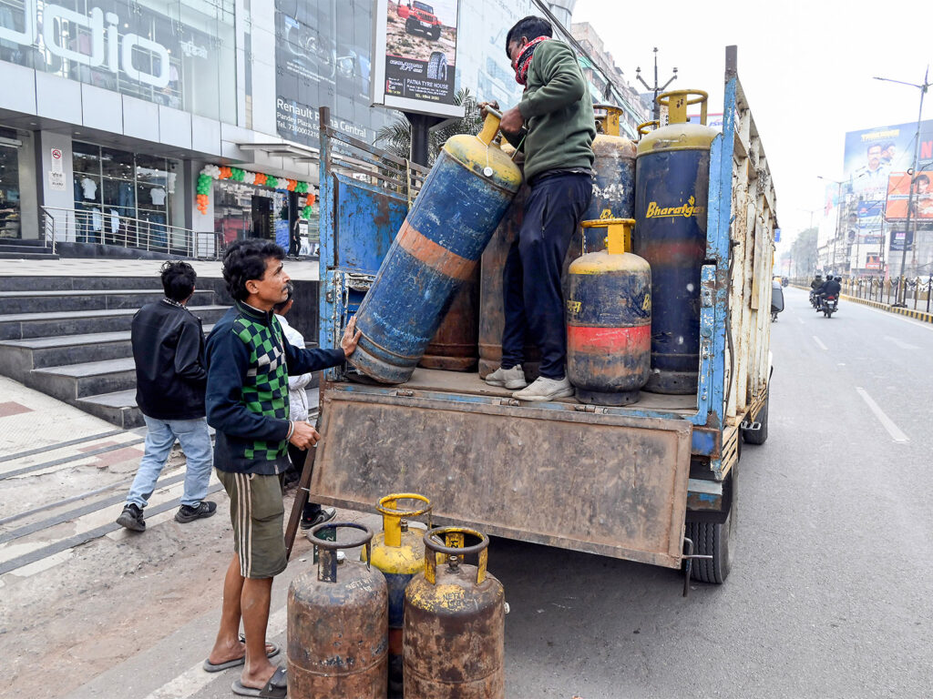 Centre Invokes Essential Commodities Act to Ensure Uninterrupted LPG Supply Amid West Asia Conflict