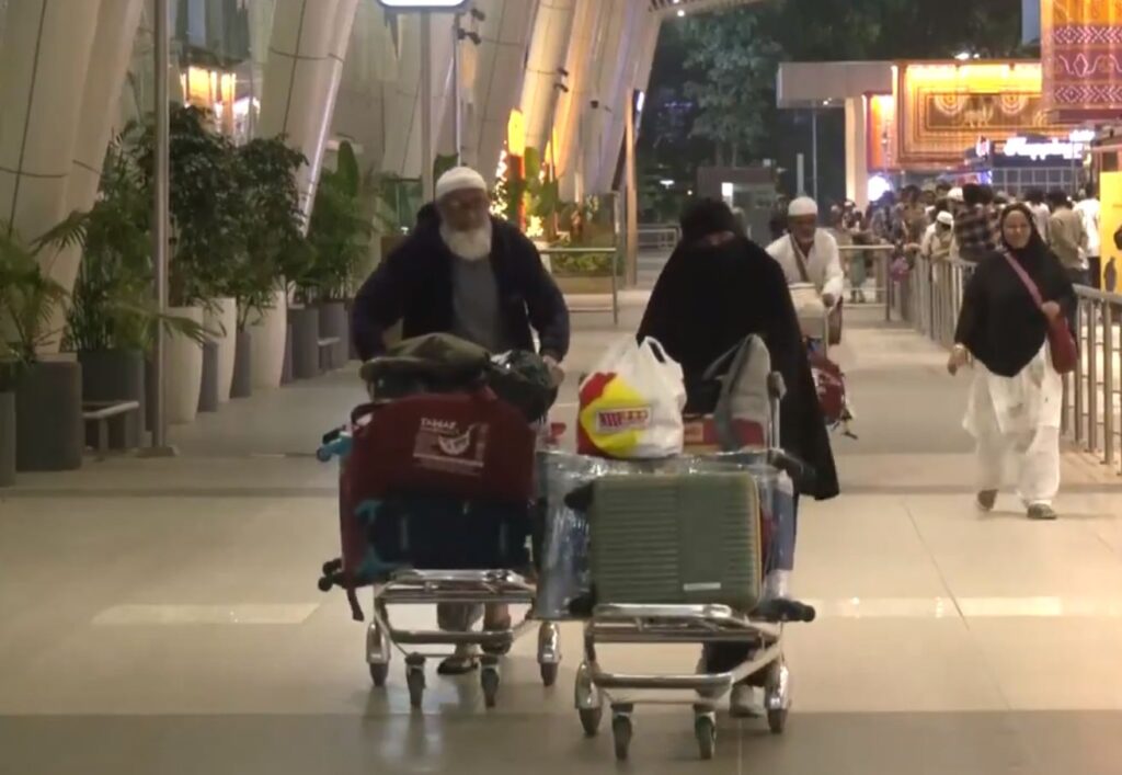 “Over 52,000 Indians travelled safely from Gulf region between March 1-7”: MEA