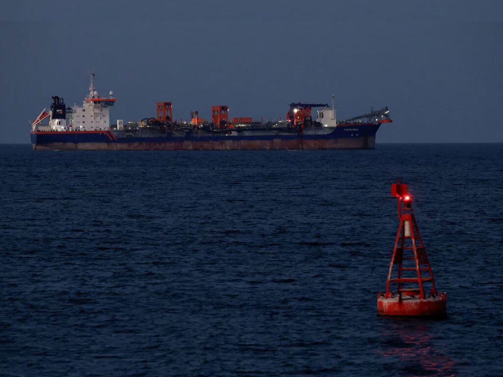“Remain silent or be targeted”: IRGC enforces lethal “no-move” zone in Strait of Hormuz