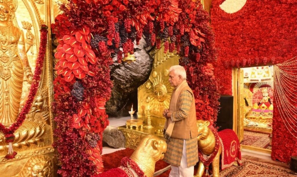 LG Manoj Sinha Offers Prayers at Shri Mata Vaishno Devi Shrine on Chaitra Navratri