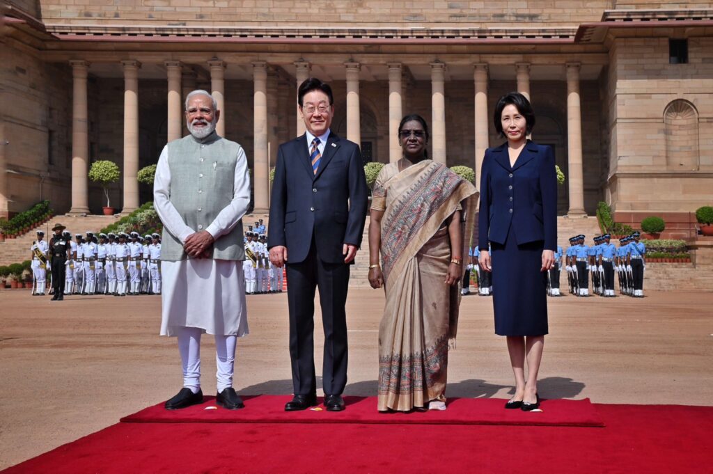 PM Modi attends ceremonial reception for South Korean President Lee Jae Myung at Rashtrapati Bhavan