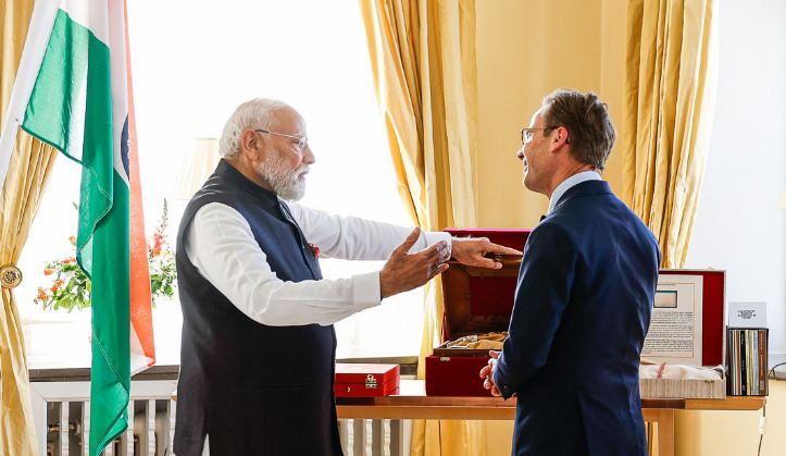 “Reflection of long-standing cultural bond”: PM Modi thanks Swedish counterpart for facsimiles of Tagore’s handwritten epigrams
