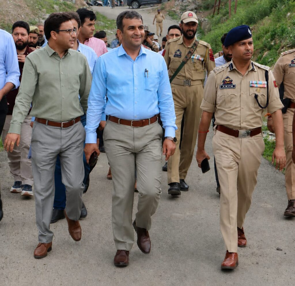 DC Ramban inspects facilities along yatra route, Reviews preparedness