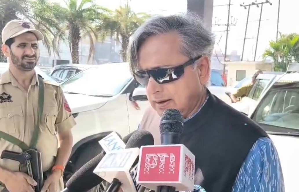 Tharoor Condoles Loss Of Lives In Lucknow Fire Tragedy, Seeks Stronger Safety Enforcement