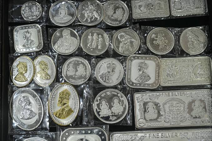 Silver futures sink 4% to Rs 2.28 lakh/kg as uncertainty over US-Iran deal hits market sentiment
