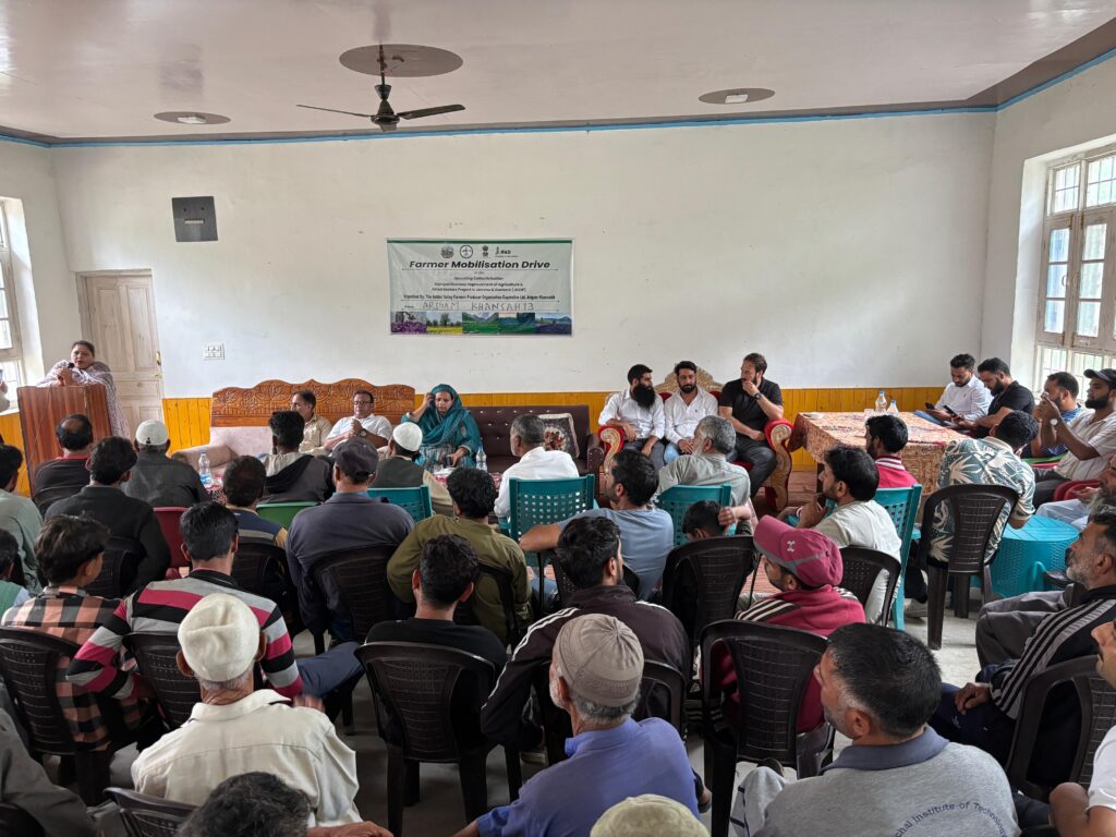 Collective Farming gains momentum in Budgam; Over 200 Farmers attend SKUAST-K outreach Programme
