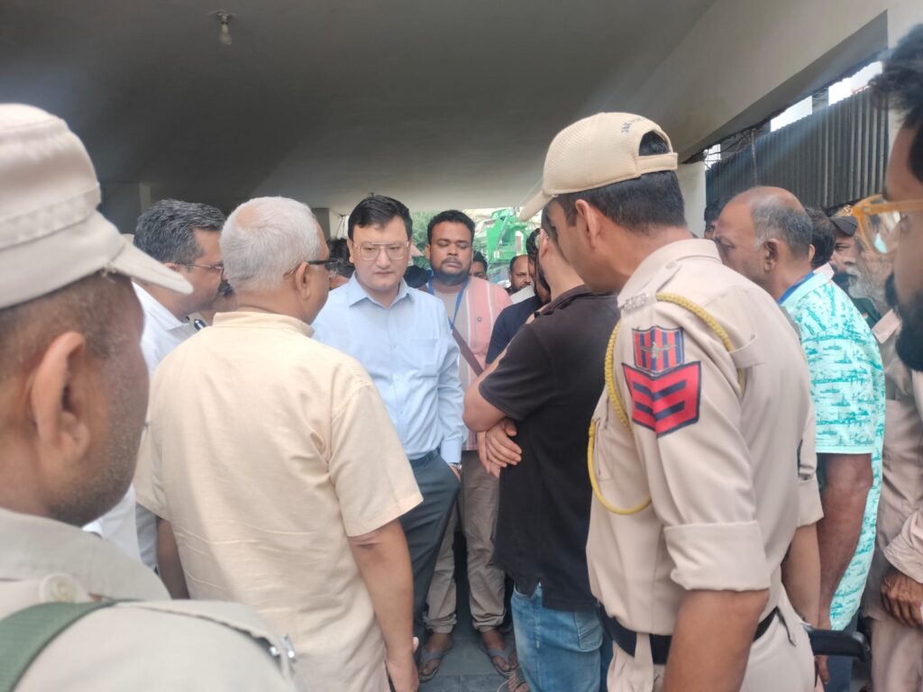 DC, DIG visit GMC Udhampur, review medical care of injured Shri Amarnath Ji Yatra pilgrims