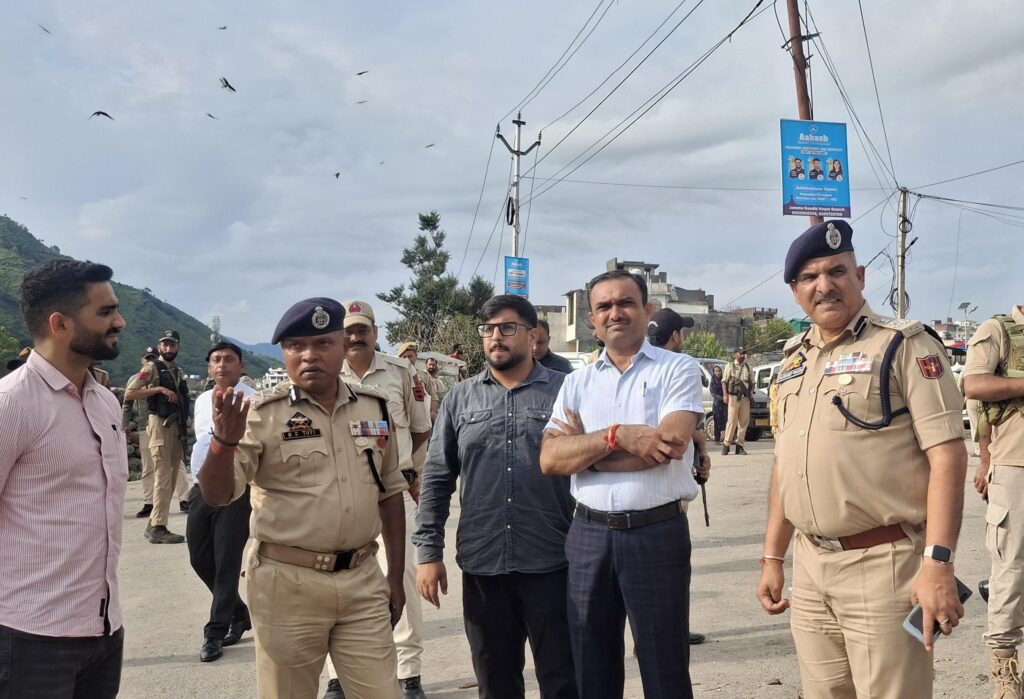 Div Com and IGP Jammu visit flood-hit areas, review relief measures; stress preparedness and coordinated response