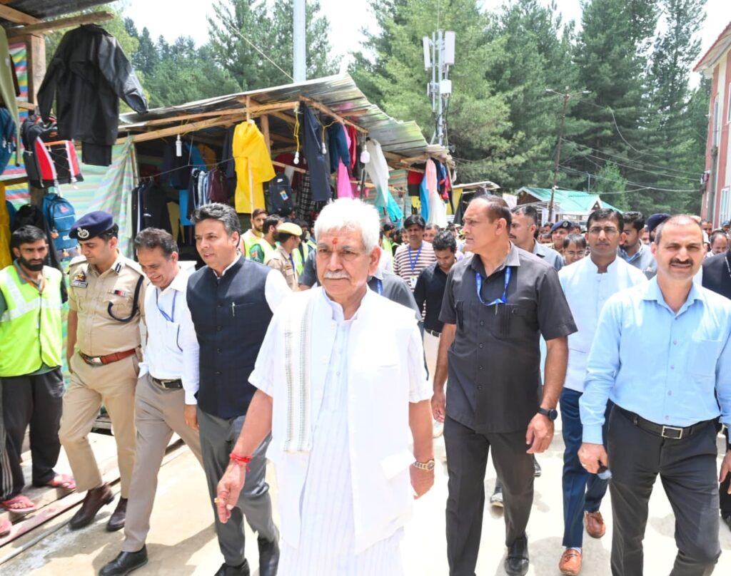 Lt Governor visits Nunwan Base Camp, inspects facilities for pilgrims