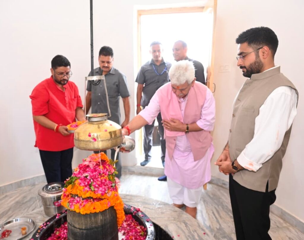 Lt Governor visits ancient Vichar Nag Shrine in Srinagar