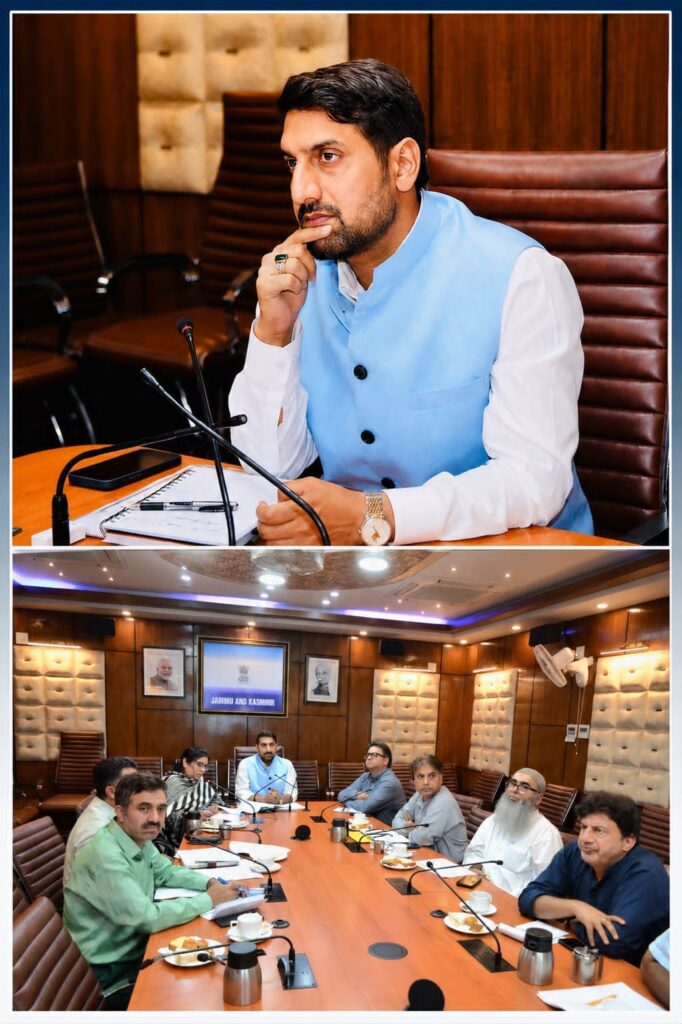 Secretary RDD asks DCs to fast-track cluster-based waste management, Door-to-Door collection under SBM-G