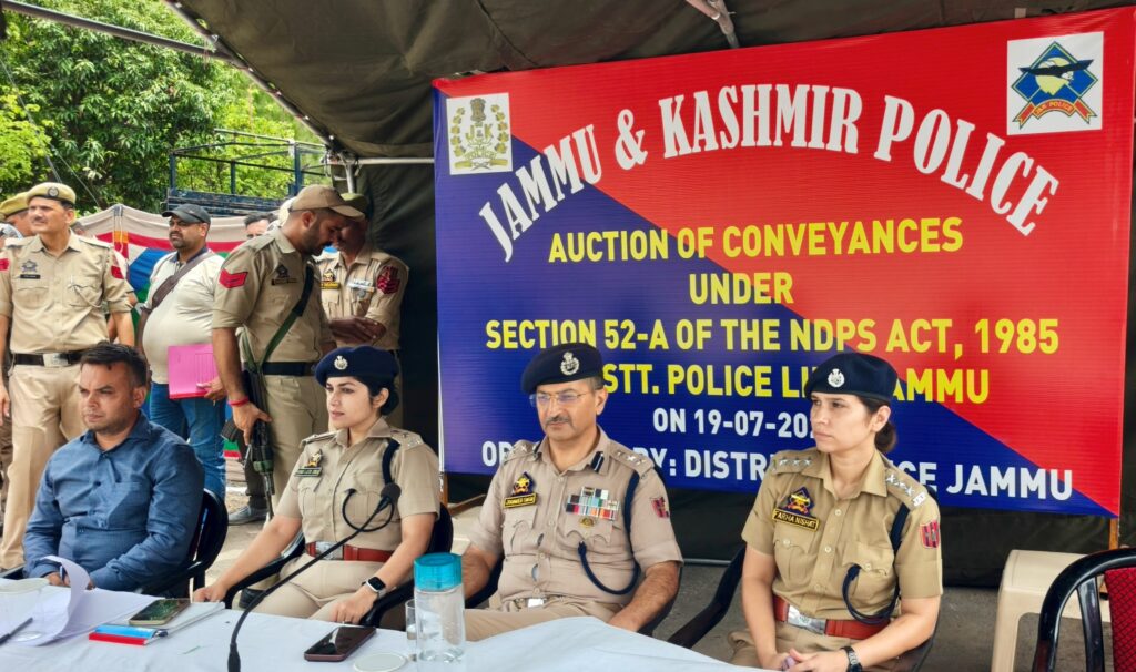 District Police Jammu auctions 11 vehicles seized under NDPS Act, deposits ₹14.27 lakh to government treasury