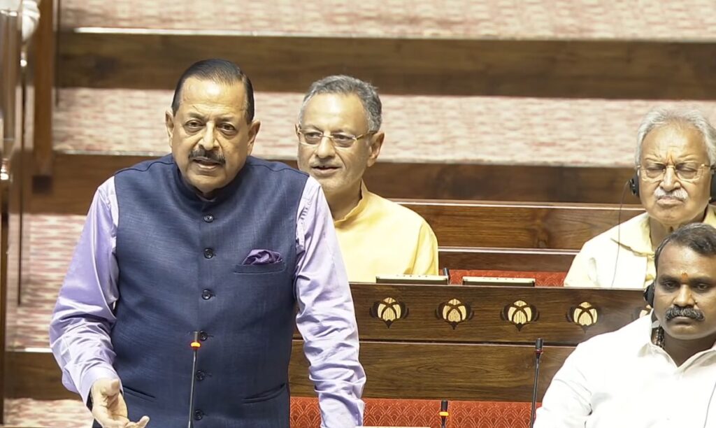 Dr Jitendra informs RS about measures to manage Space debris from Internet Satellites