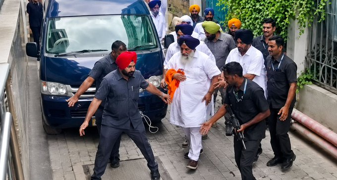 SAD chief Sukhbir Singh Badal attacked in Maharashtra’s Nanded, CM Devendra Fadnavis orders probe