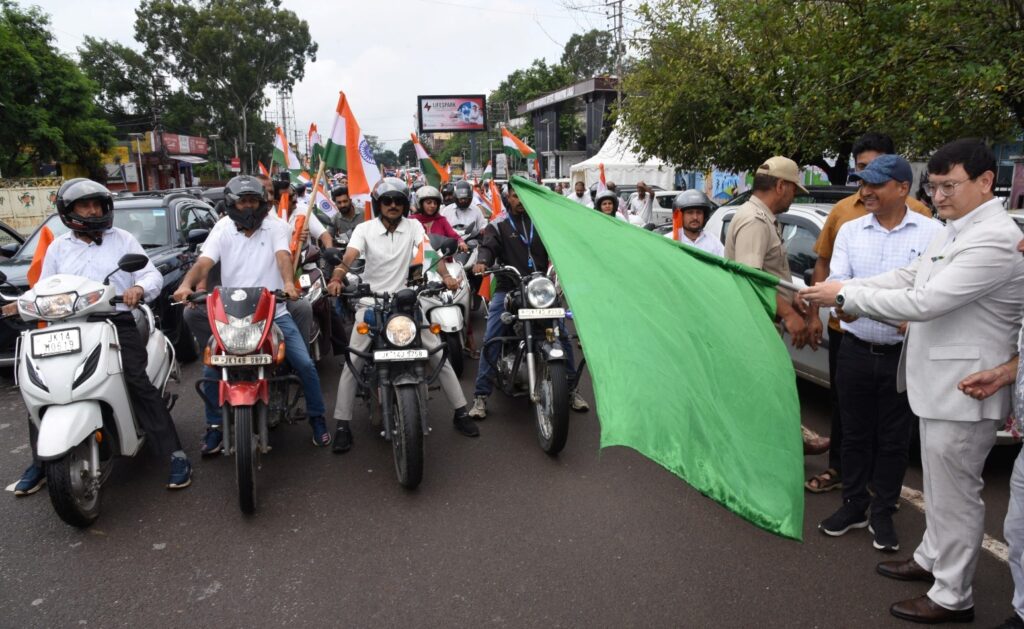 DC Udhampur flags off Tiranga bike rally under Har Ghar Tiranga campaign